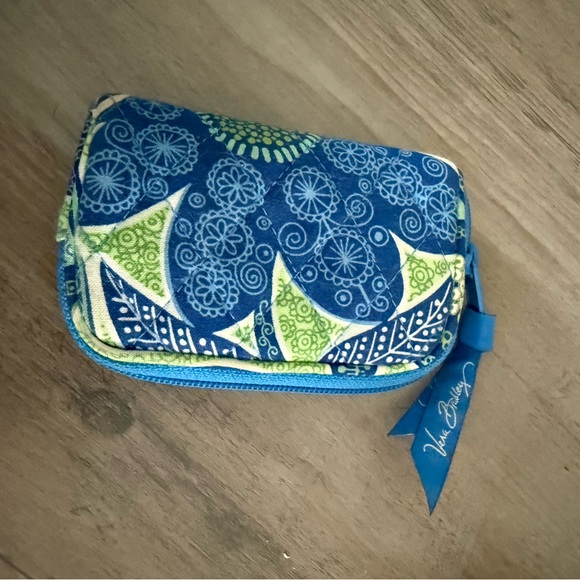 Vera Bradley Headphones holder pouch - Picture 3 of 3
